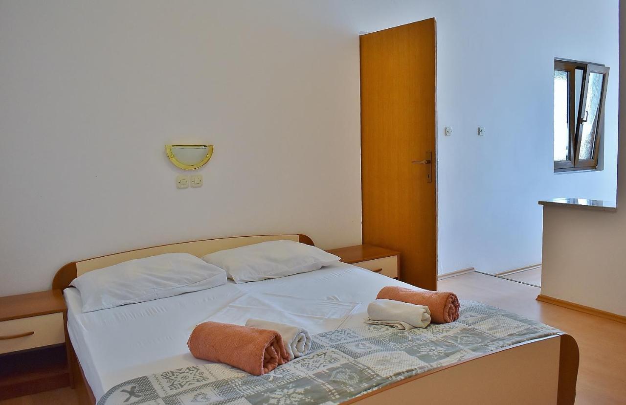 Apartament Banjol Екстер'єр фото