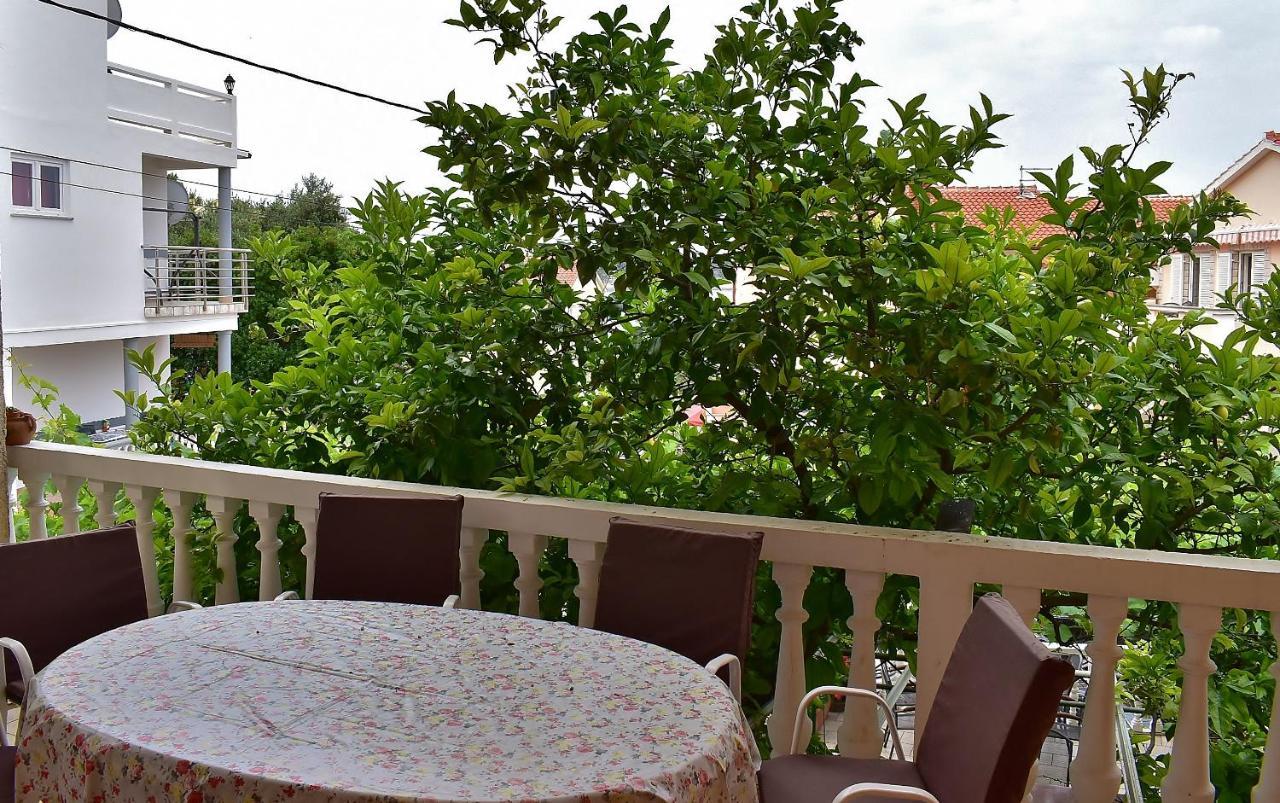 Apartament Banjol Екстер'єр фото
