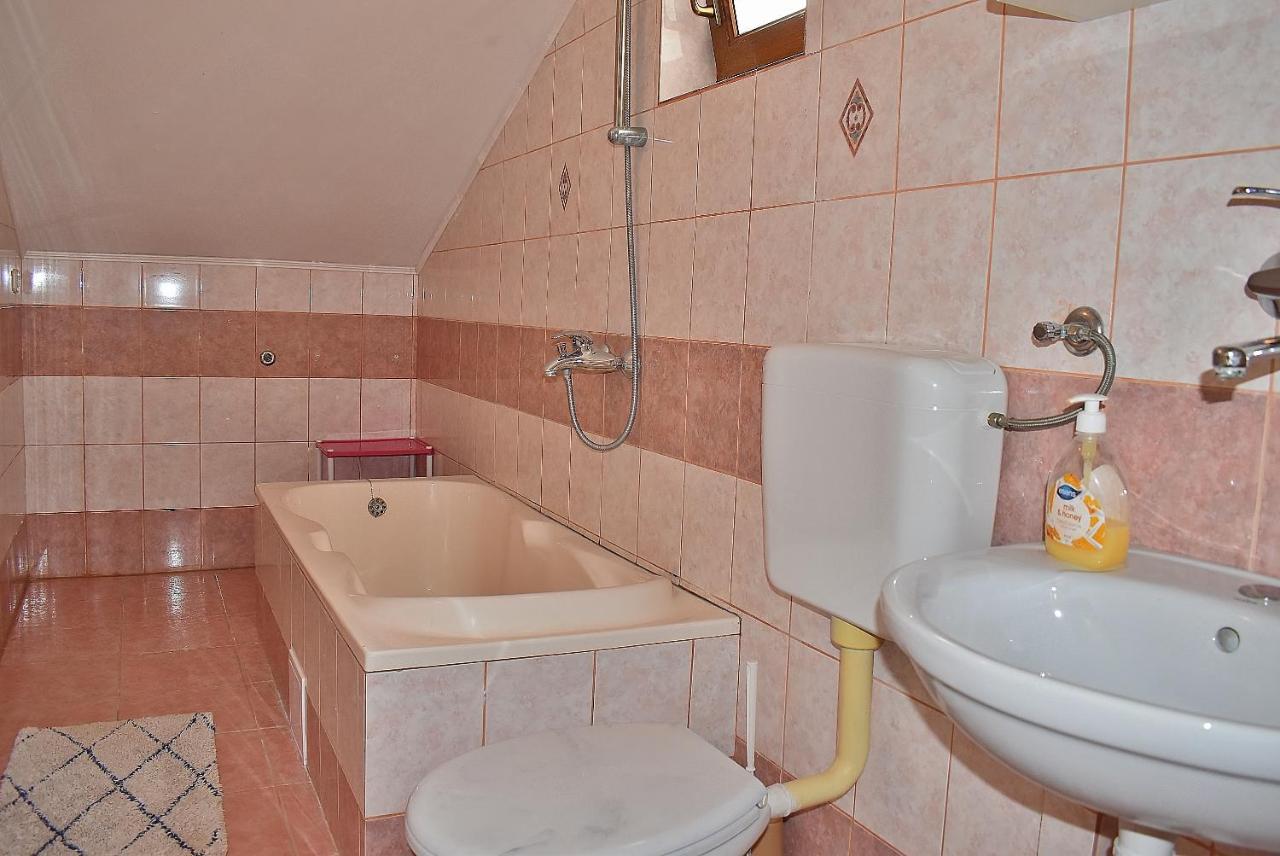 Apartament Banjol Екстер'єр фото