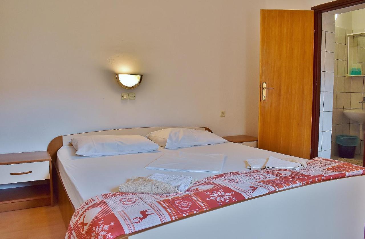 Apartament Banjol Екстер'єр фото