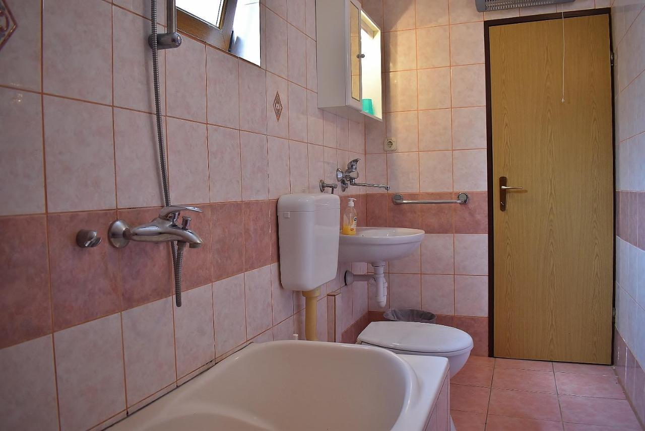 Apartament Banjol Екстер'єр фото