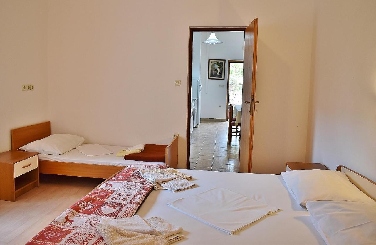 Apartament Banjol Екстер'єр фото
